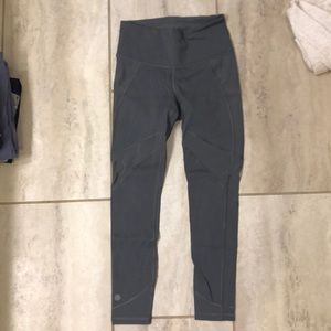 Athleta size xs grey leggings.